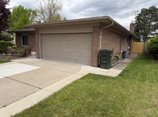 38222 Pinebrook Dr, Sterling Heights, MI 48310
