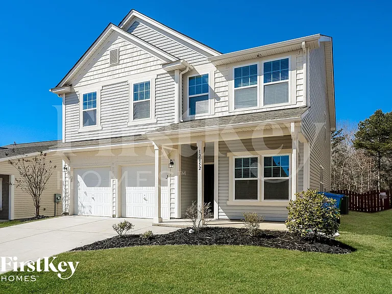 12852 Clydesdale Dr — Photo 3
