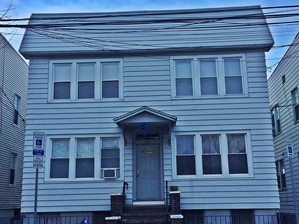 1st image of 704-706 N 7th St
