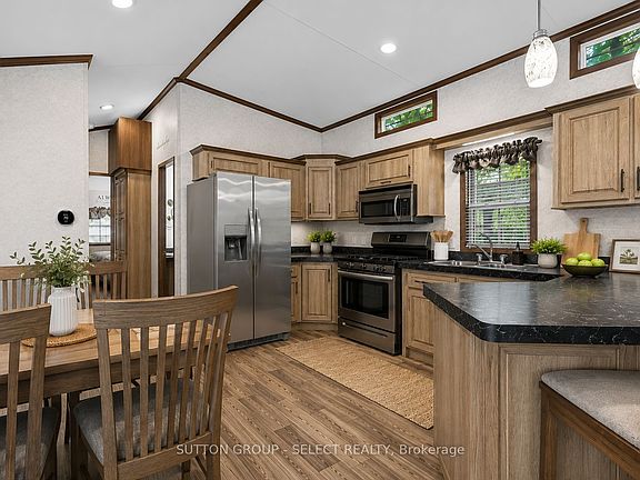 4th image of 8685 Rock Glen Rd #404