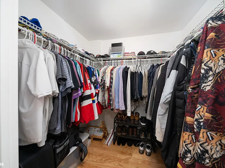 700 Grove St #11R — Photo 11