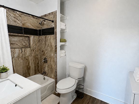 5th image of 214 N 19th St
