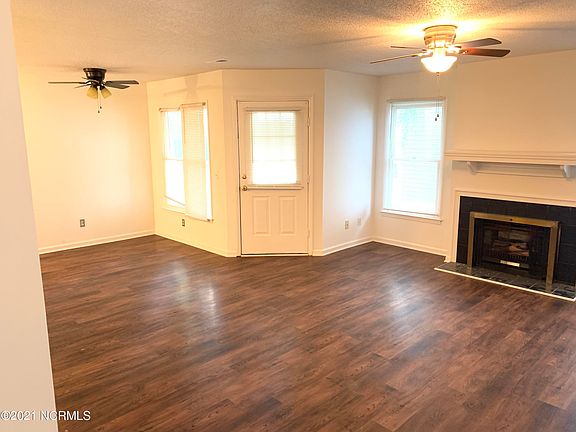 3rd image of 119 W Victoria Ct APT C