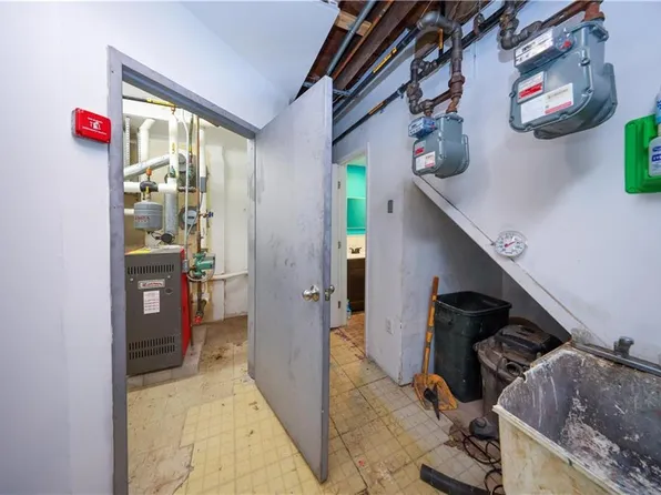 2492 Gerritsen Avenue image 18 of 29