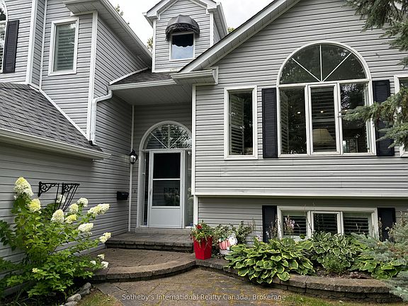 3rd image of 4 Nettleton Ct