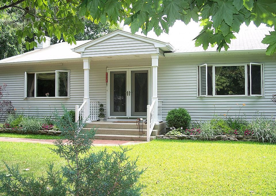 CUSTOM BUILT HOME...GREAT LOCATION