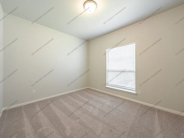 1458 Shadow Hill Ln — Photo 8