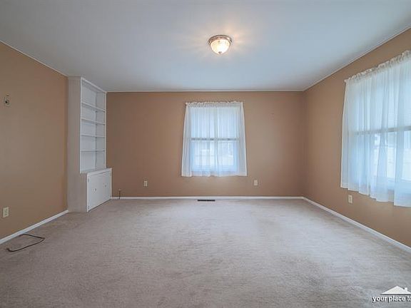 5th image of 23 Garden Dr