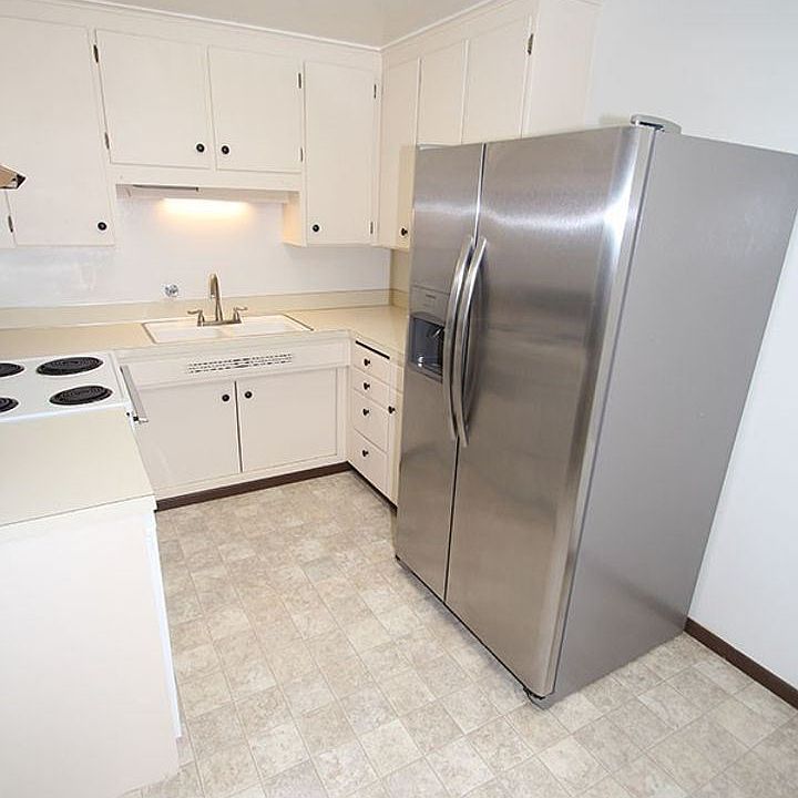 1st image of 10525 24th Ave NE #203