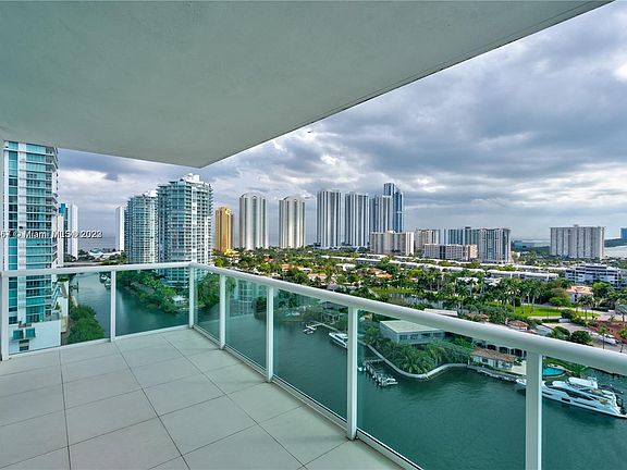 3rd image of 400 Sunny Isles Blvd #1722