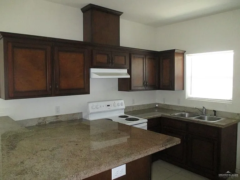 2507 E Franklin Ave #C — Photo 4