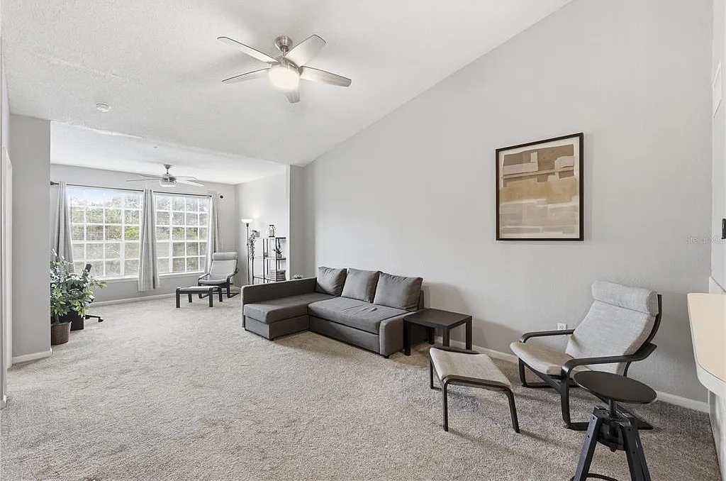 1 bed, 1.0 bath, 915 sqft, $1,450 — Photo 3