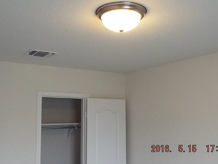 6015 Clematis Trl — Photo 14
