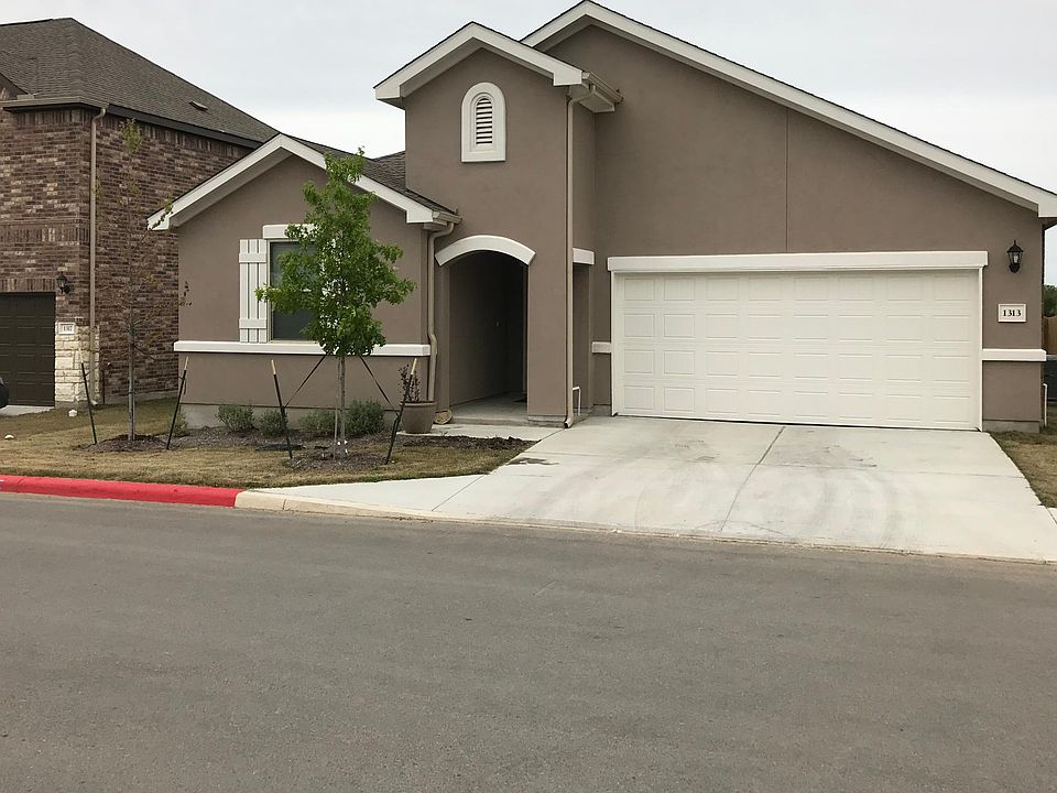 1313 eagle Ridge trail. 
2 car garage