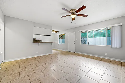 912 Gladys Avenue Photo 1