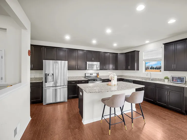 4255 Fraser Cir — Photo 9