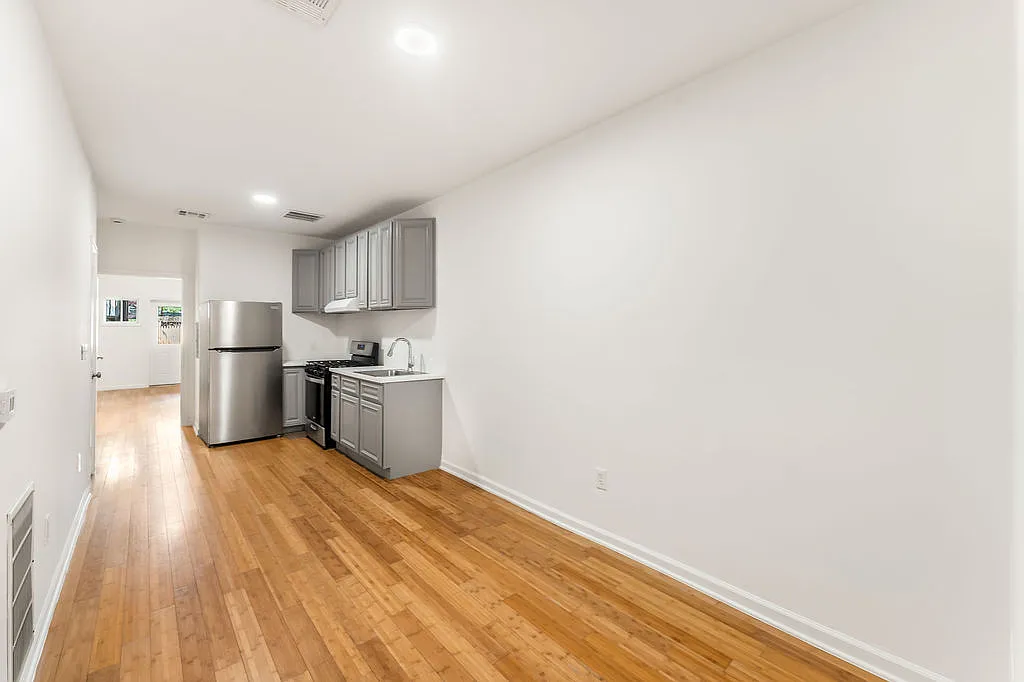 Building Photo - 38 Bowers St #2R