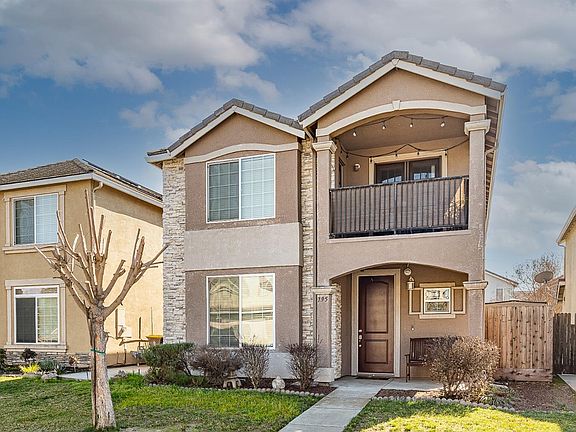 2nd image of 795 Queensland Cir