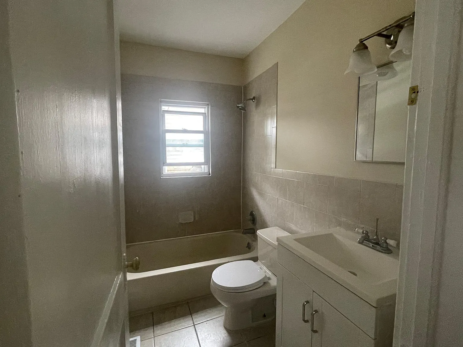 1 bed, $1,900 — Photo 4