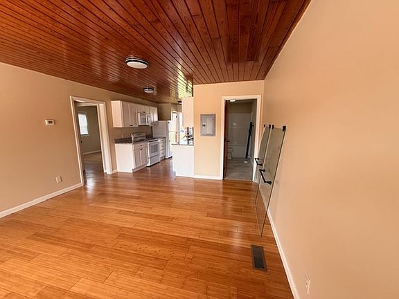 2nd image of 317-319 Dollywood Ln #A