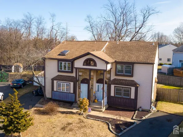 26 Isaac Dr, Dayton, NJ 08810