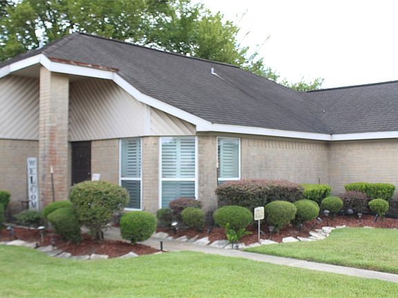 2nd image of 1914 Wildwood Dr