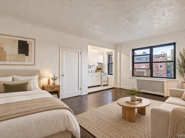 141 Woodmere Boulevard #3C, Woodmere, NY 11598