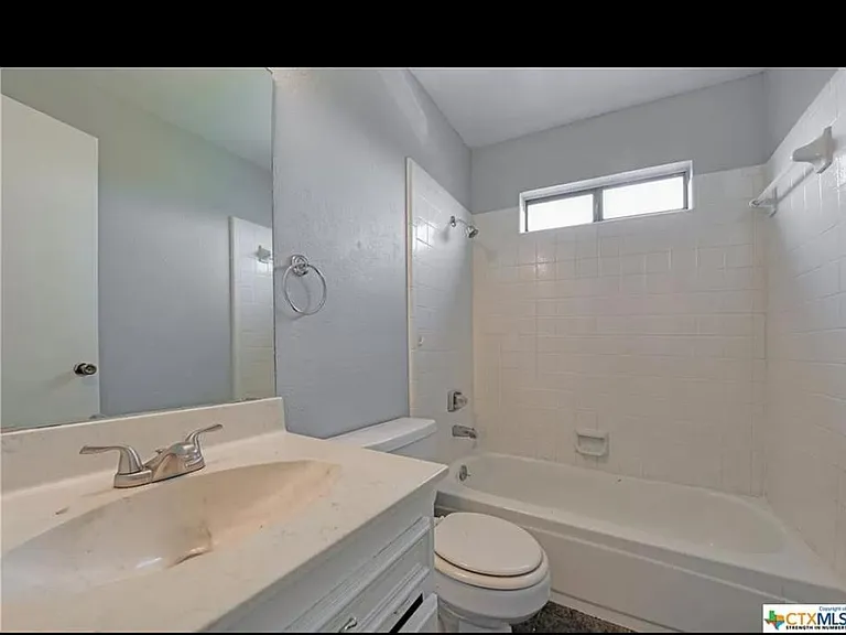 3300 Lois Ln — Photo 19