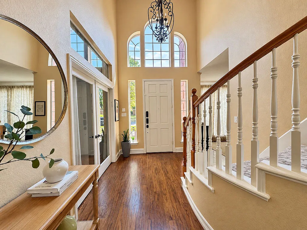 4 bed, 3.5 bath, 3198 sqft, $5,500 — Photo 2