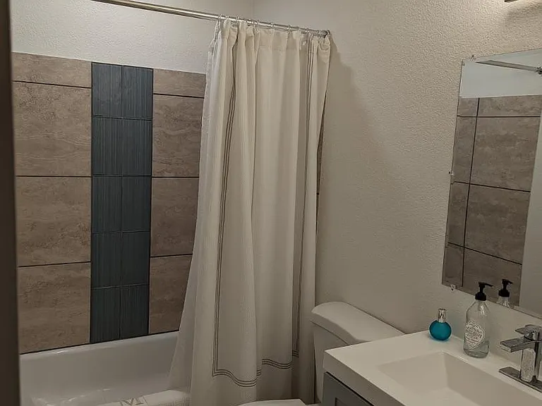 306 E Ludlow Dr #B — Photo 20