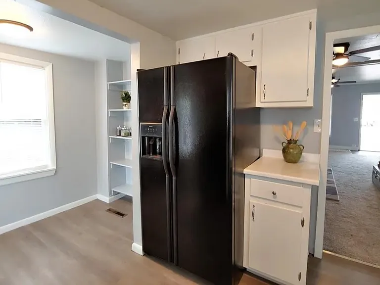 629 E Maple St — Photo 12