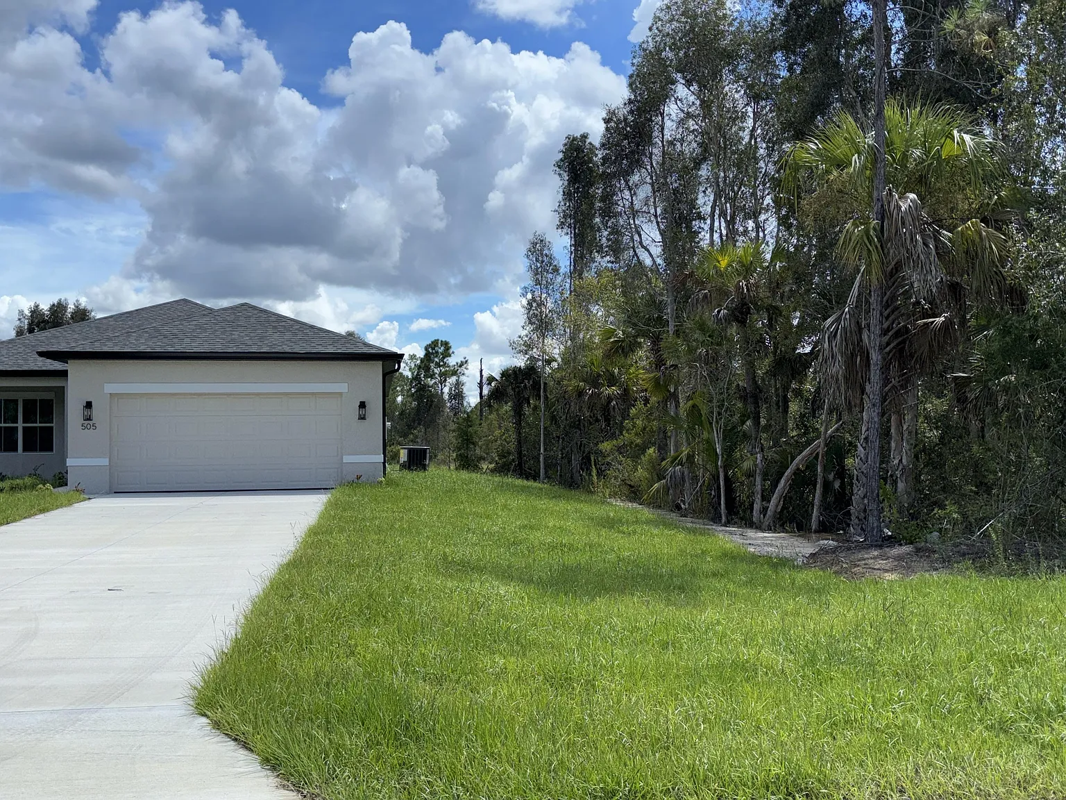 3 bed, 1615 sqft, $2,000 — Photo 1