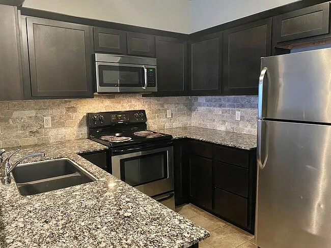 3 bed, 1348 sqft, $1,495 — Photo 3