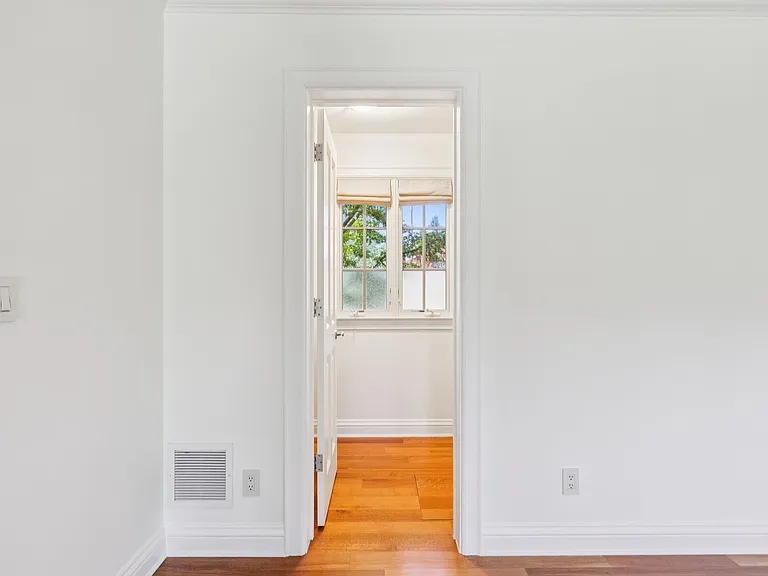 845 Windsor Dr — Photo 24