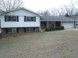 99 Ridgeway Dr, Chattanooga, TN 37415