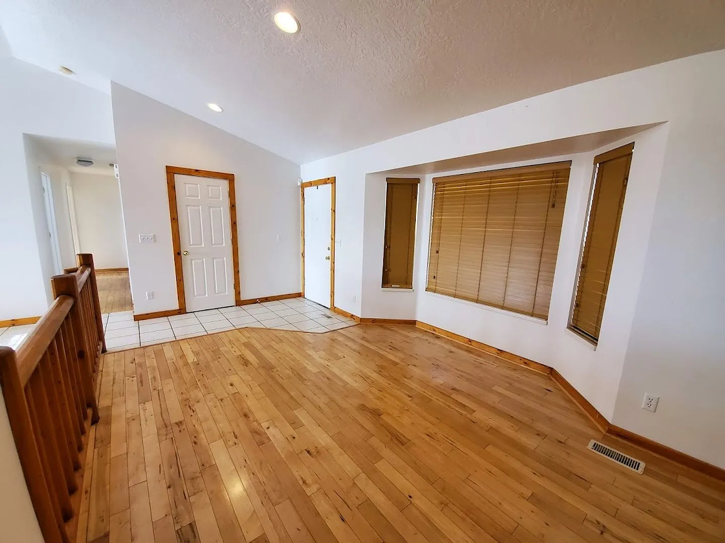 Beautiful Springville Heights home — Photo 2