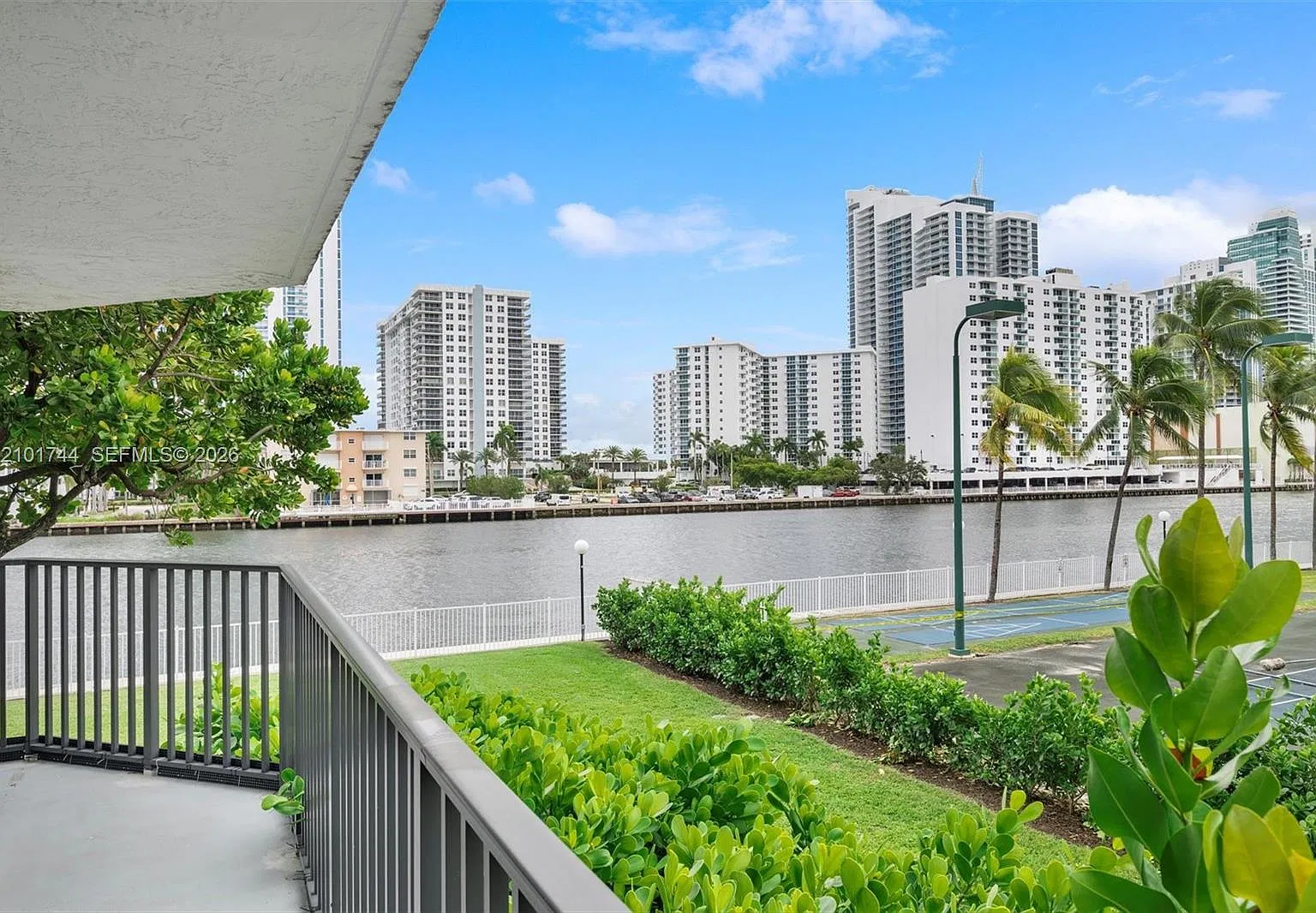 Oceanview Park Condo — Photo 1