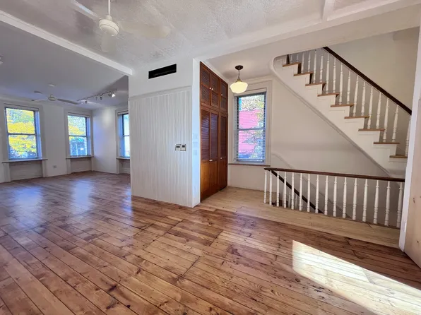 243 Smith Street image 1 of 15