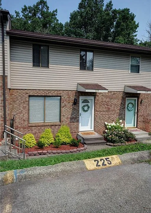225 Walker Dr