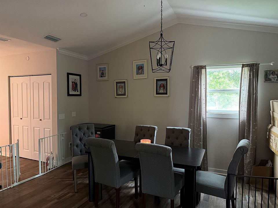 2nd image of 2444 Chateau Ln