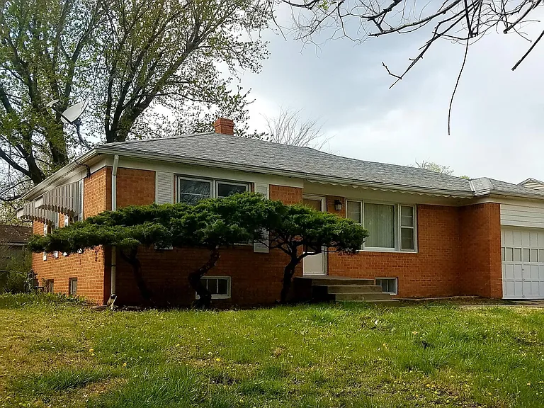 1115 Fabrique St — Photo 2