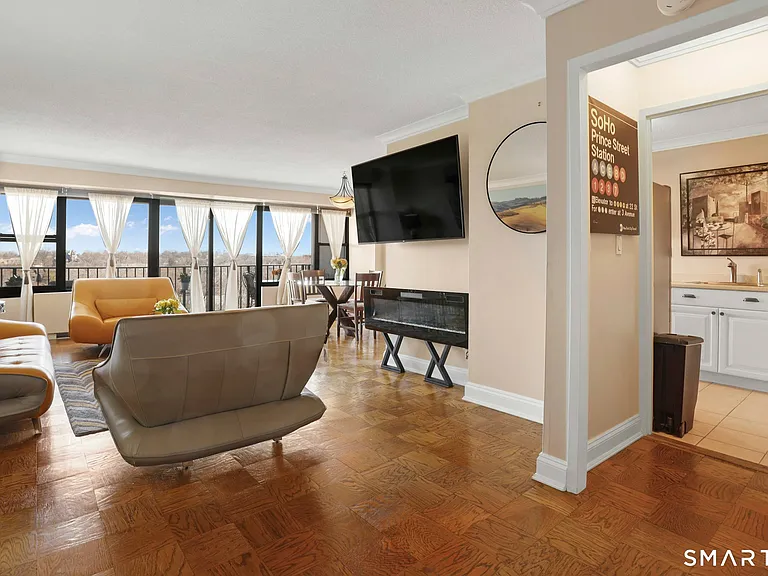 44 Strawberry Hill Ave #7D — Photo 8