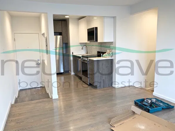 32 Queensberry St, Boston, MA