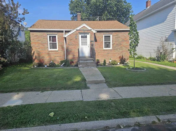 2710 Washington St, Dubuque, IA 52001