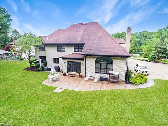 3rd image of 7231 Forestwood Dr