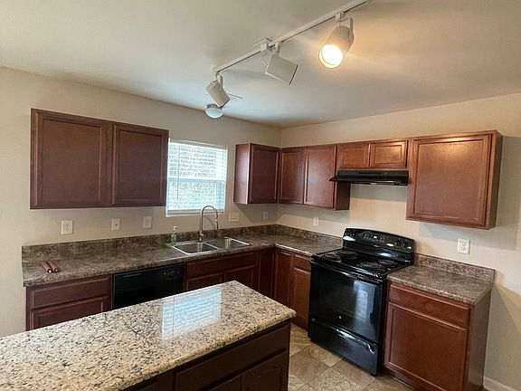 3rd image of 158 Evvalane Dr