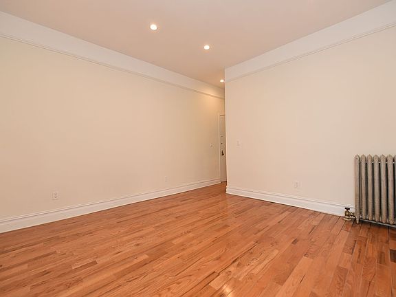3rd image of 69 Tiemann Pl APT 4