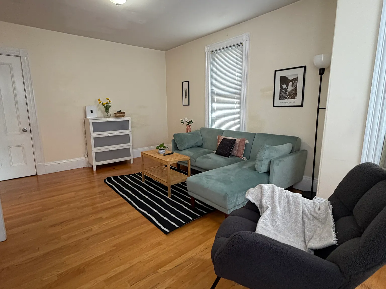 4 bed, 1400 sqft, $4,500 — Photo 3