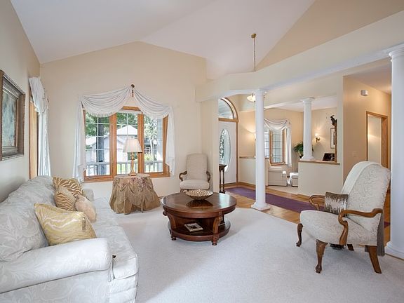 4th image of 11242 Hidden Oaks Ct N