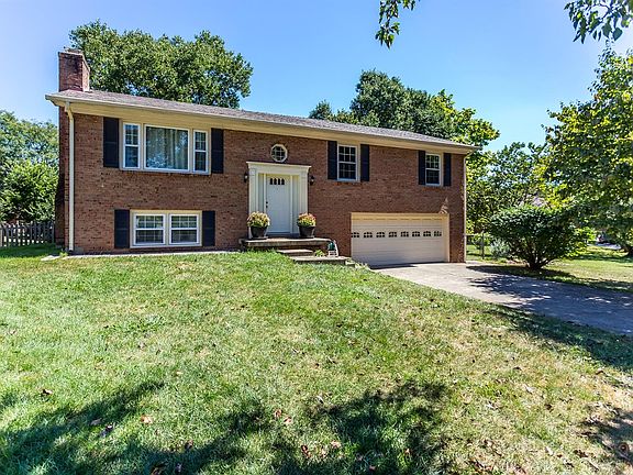 3rd image of 3805 Forsythe Ct